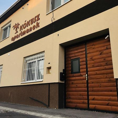 Kokusz Apartmanok Eger Exteriör bild