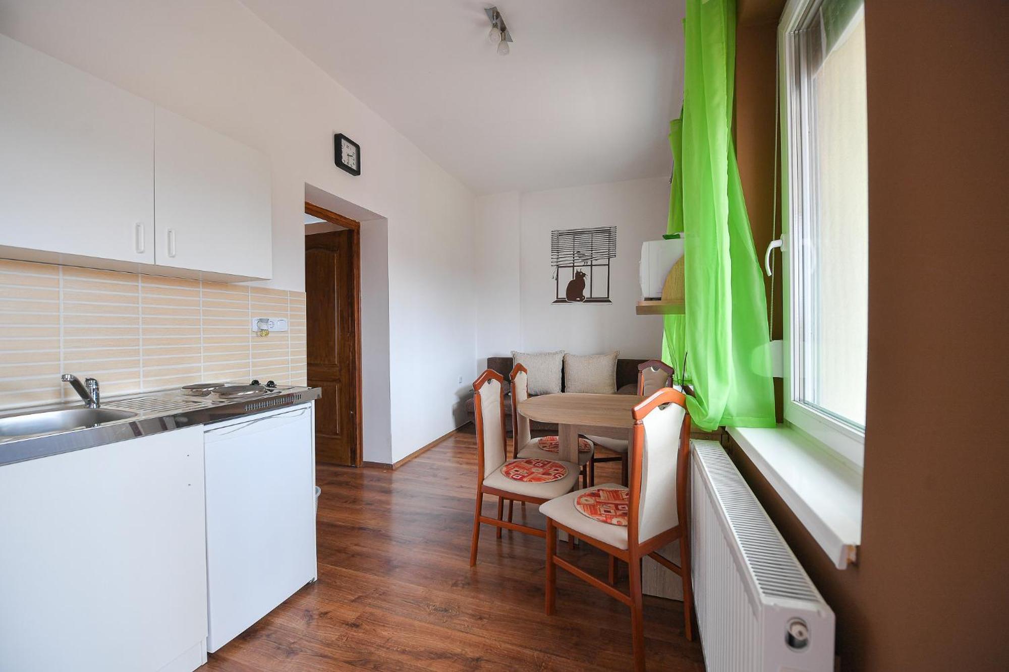 Kokusz Apartmanok Eger Rum bild