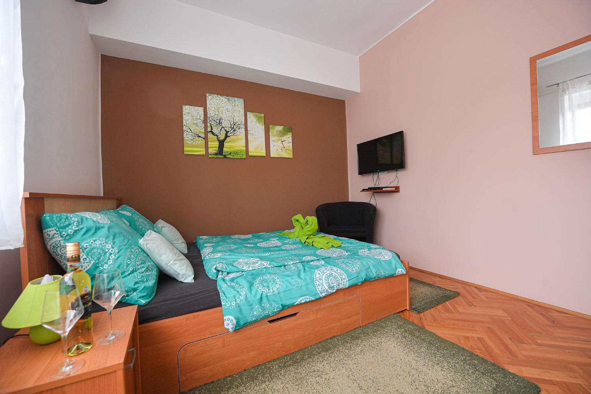 Kokusz Apartmanok Eger Rum bild