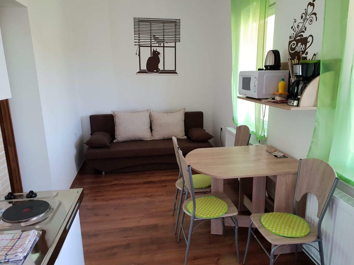Kokusz Apartmanok Eger Exteriör bild